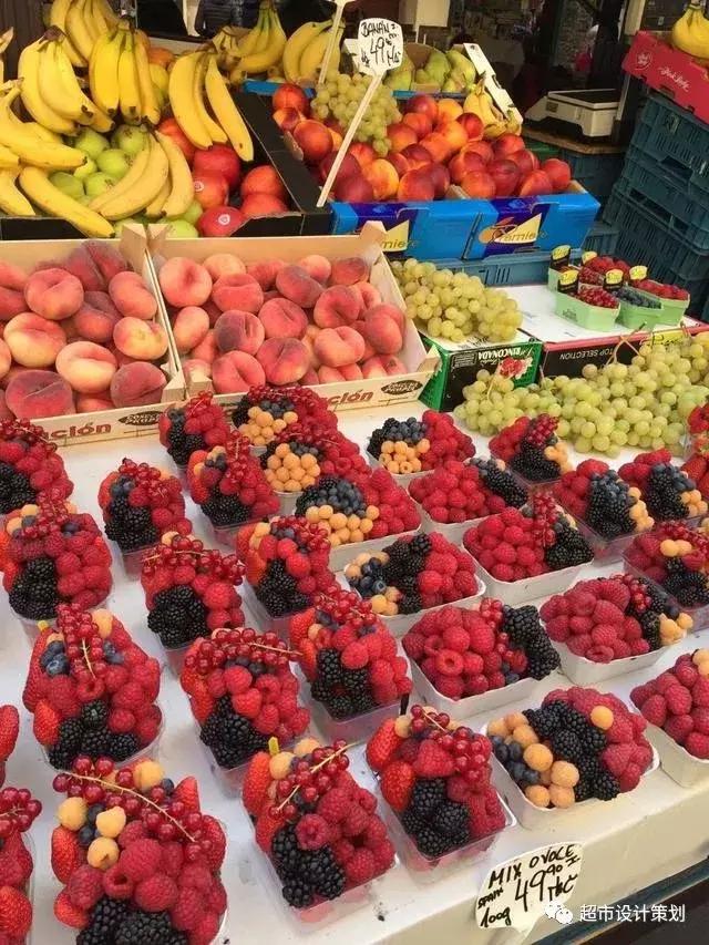 一组超市陈列图,超市肉品区陈列与摆放