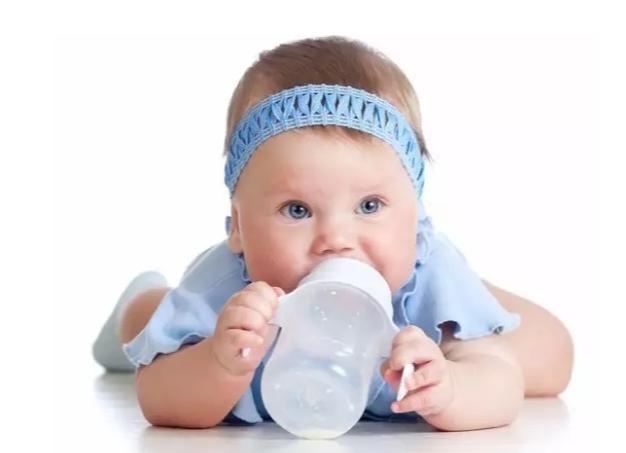 一周的新生儿一次喝多少奶合适,新生儿喝多少奶合适