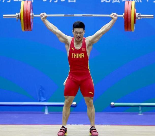 走平路上下楼膝盖疼怎么回事,膝盖下楼梯痛走平路也痛什么原因