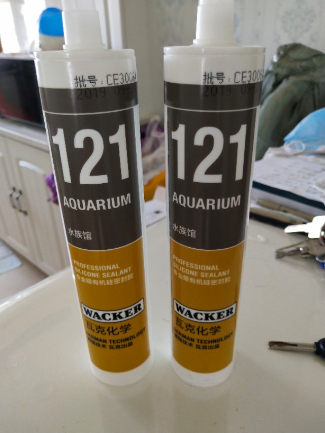 自粘鱼缸的使用寿命,自粘鱼缸有什么关注事项