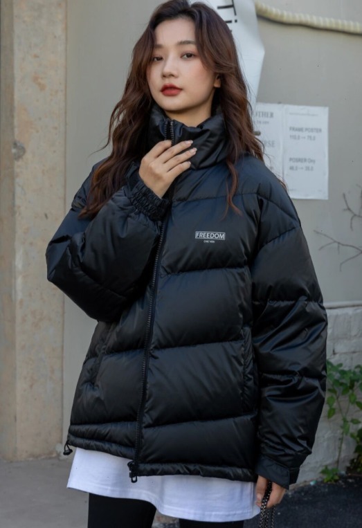 什么裤配裙子裤子显瘦又保暖,穿来穿去还是t恤最舒服又大方