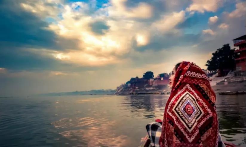 这个女孩独自，走遍韩国、斯里兰卡等数十个国家，却备受质疑