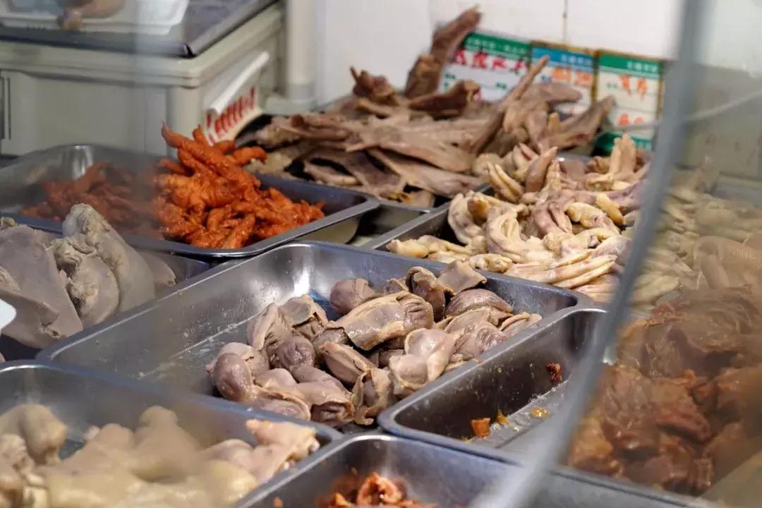 年味｜带上小拖车跟我走！这里买年货实惠好吃