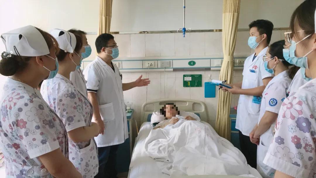 抢救危急孕产妇的流程,医院产科抢救危急产妇及新生儿