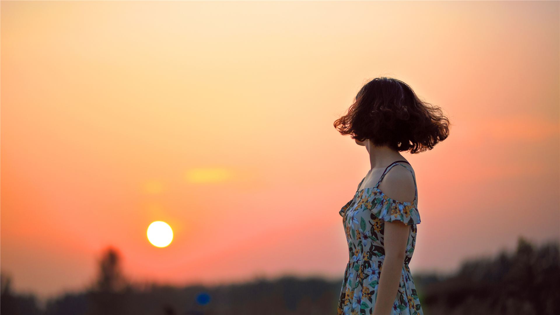 怎样不动声色的吸引喜欢的人,不动声色的吸引一个人