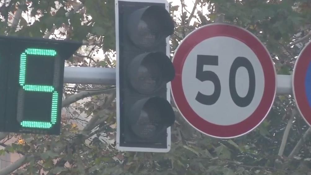 交通信号灯新国标黄灯,新国标信号灯为什么有灭灯