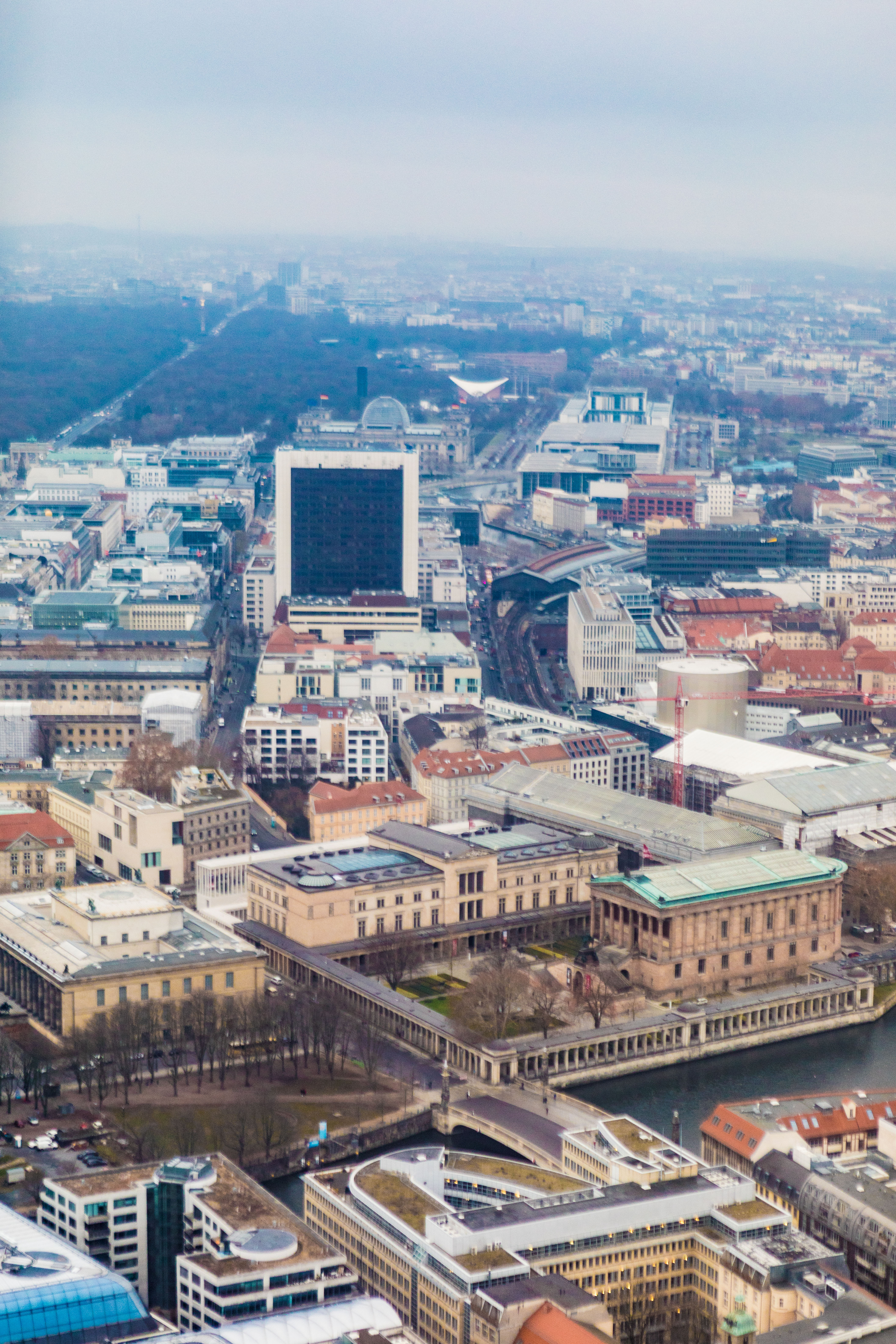 东方明珠和柏林电视塔的区别,柏林有哪些地标性建筑