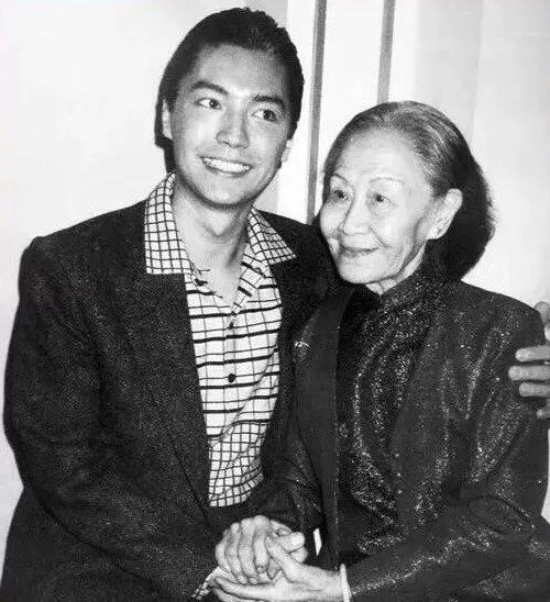 68岁中国第一美男尊龙,67岁亚洲第一美男尊龙