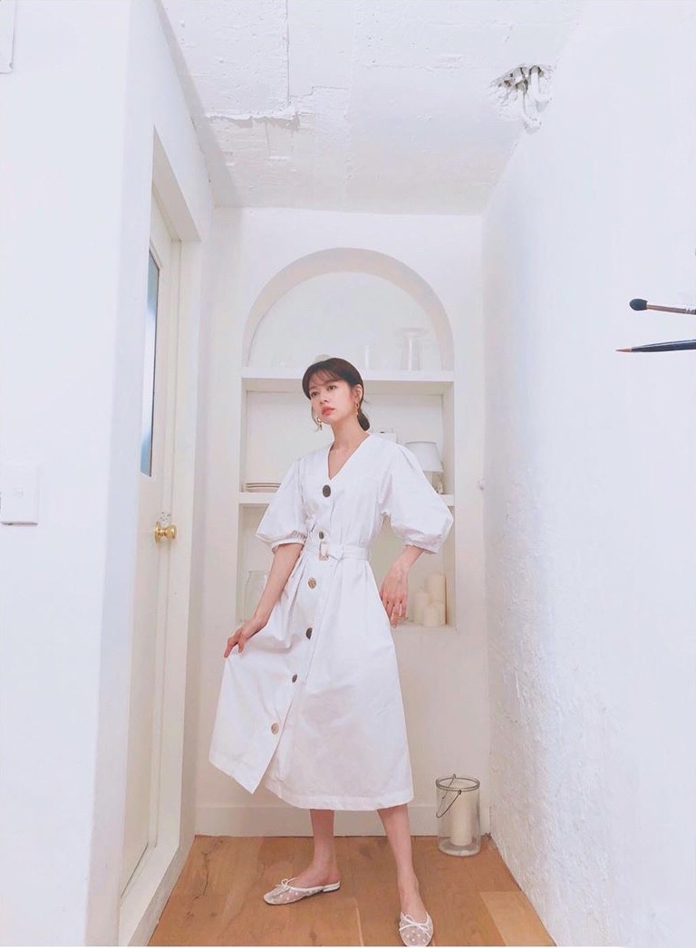 舒适又自然的度假穿搭，可甜可盐！给你与众不同的度假心情