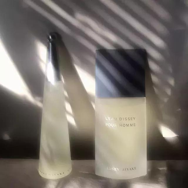 香奈儿蔚蓝香水淡香好还是浓香好,适合夏天香水持久淡香