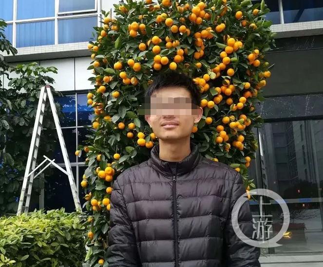 江苏大学大三男生疑因“留级换宿舍”坠亡：家属质疑死因，称孩子手机数据被清除