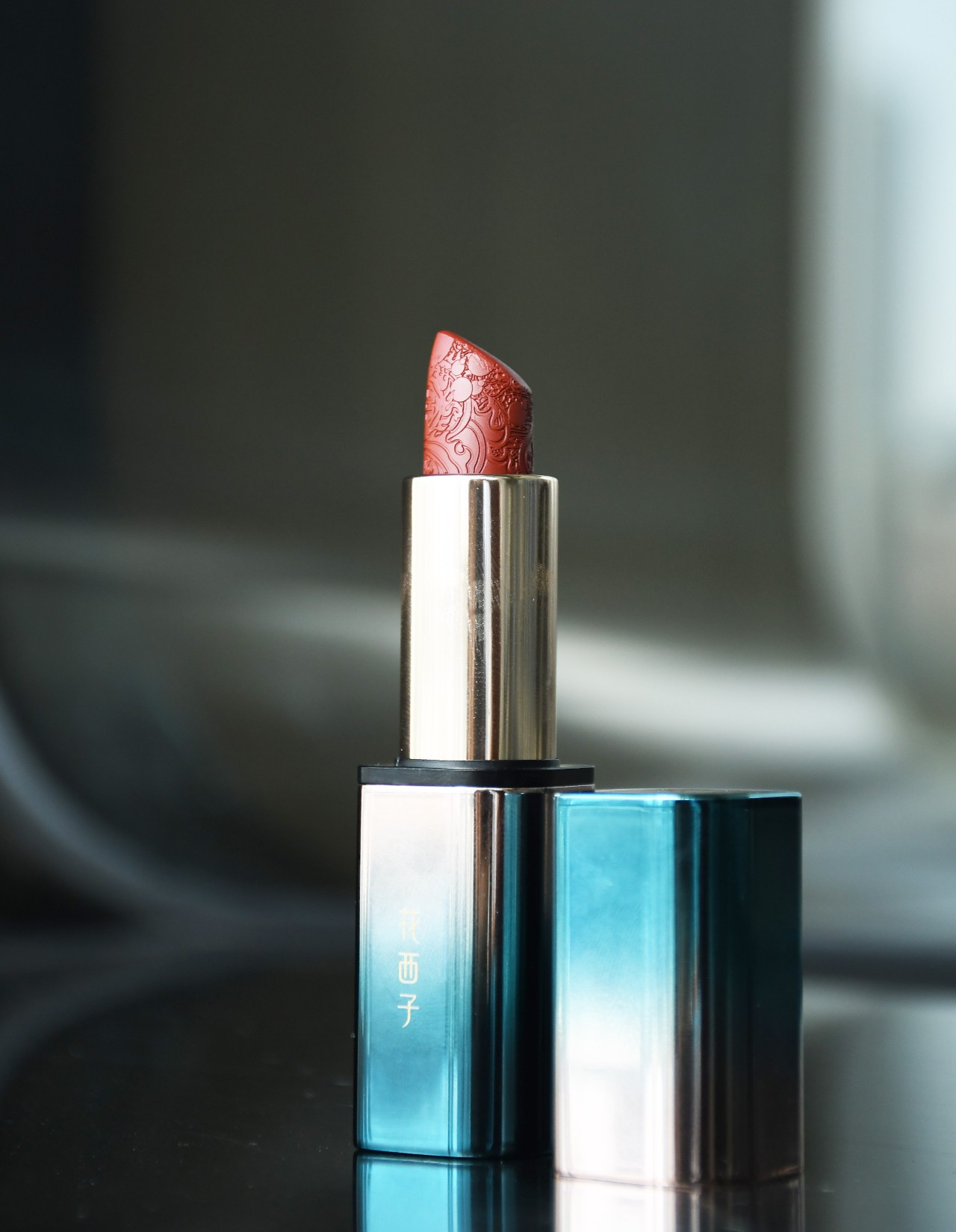 平价花西子口红试色测评,好用的平价口红测评遮唇色