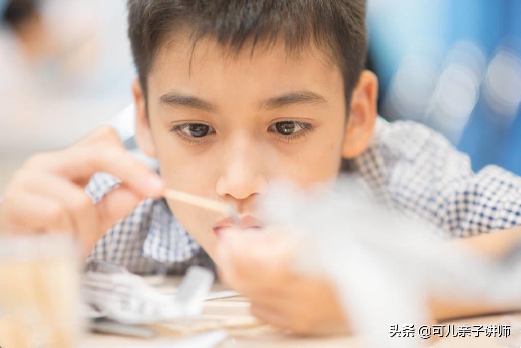 孩子不小心打碎东西,孩子调皮打碎了东西父母该如何做