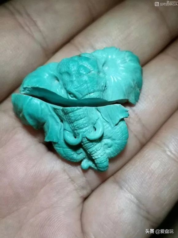 5位数买的绿松石手串，一拳飞出去，碎了一地