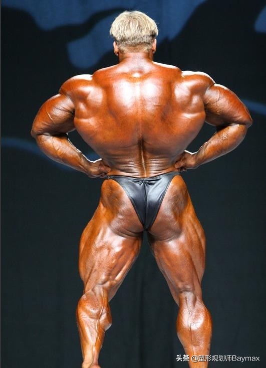 老外练臀臀部两侧凹陷怎么练圆润,想要臀部翘练哪几块肌肉