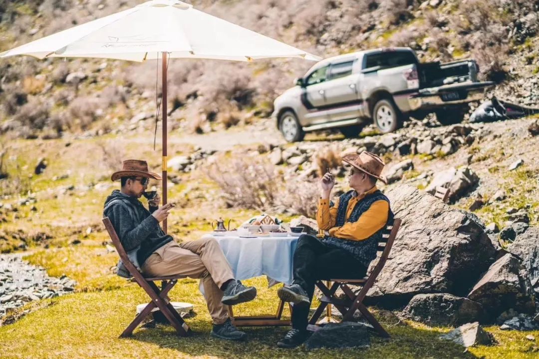 霸气！提前2月预定，仅15间客房，*疆新**这个酒店，够野还够奢