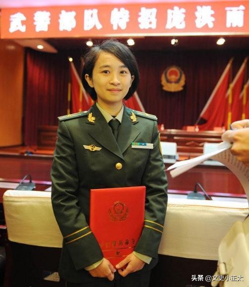 31岁女教师被特招入伍,女教师被特招入伍授少校军衔