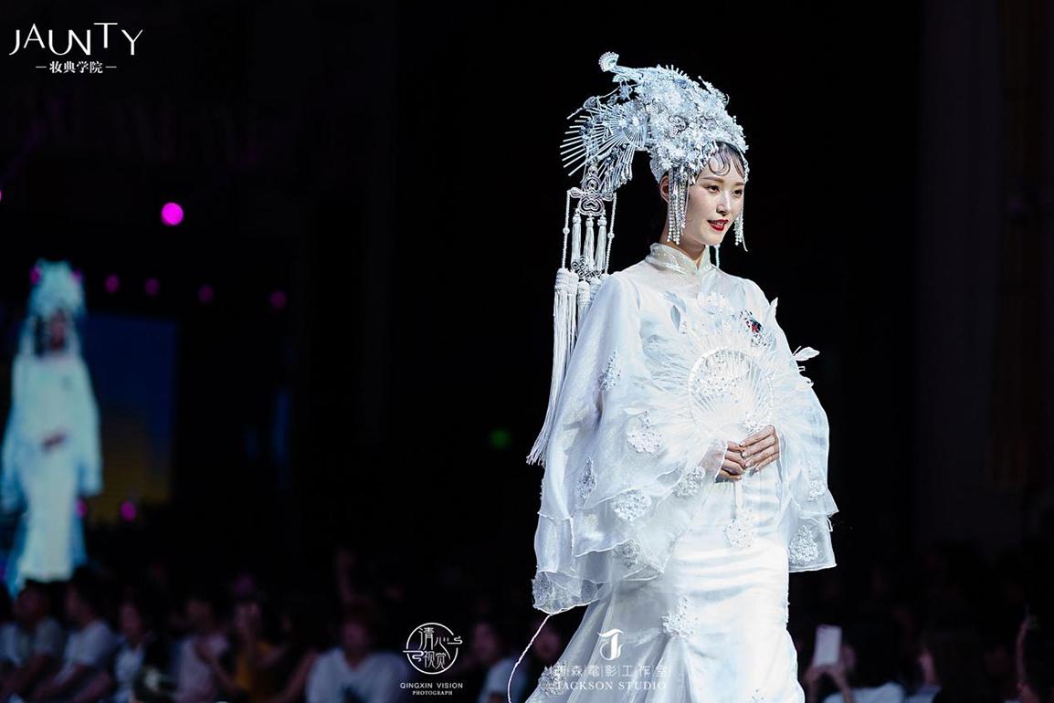 “浮生若梦，只争朝夕”第28届妆典学员作品发布会圆满落幕