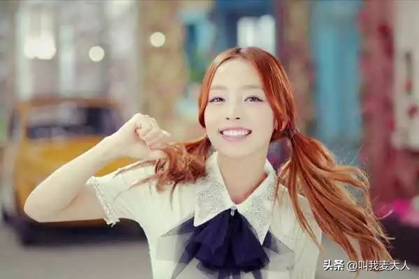 具荷拉今天出殡，她曾被家暴至子宫出血：我再也假装不下去了……