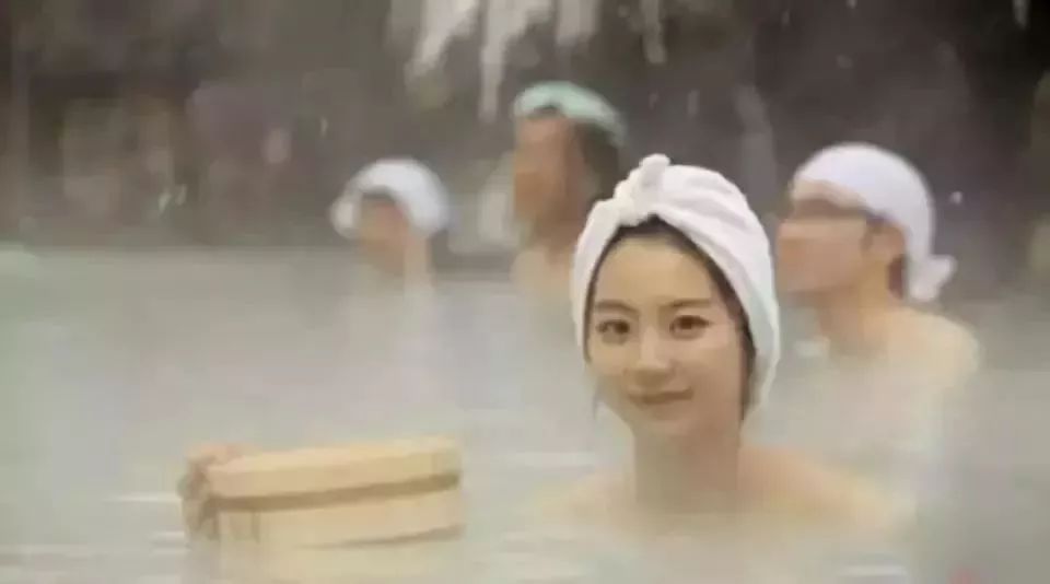 那些生活在泰国的外国人，都是为了什么而留在泰国？