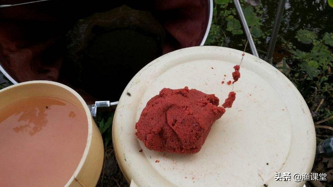 黑坑红虫拉饵调漂方法视频教程,拉饵钓鲫鱼调漂的正确方法与技巧
