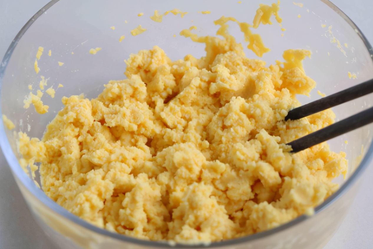 做玉米面馒头怎么能不粘手,玉米面馒头怎样发才蓬松柔软