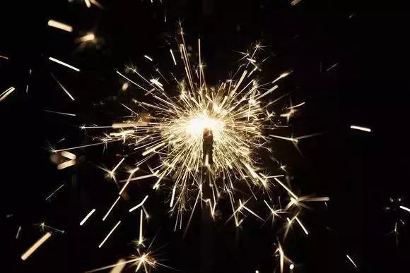 元宵节快乐灯火映万家良宵共团圆,灯亮心暖