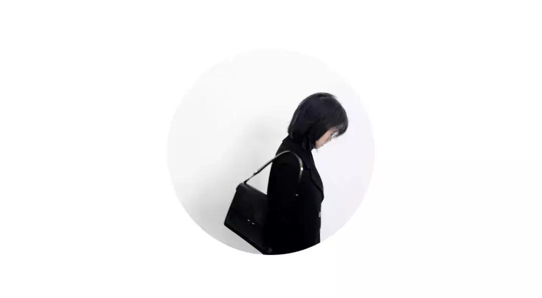 这10位女生的钱包里不仅有钱，更有你想不到的！