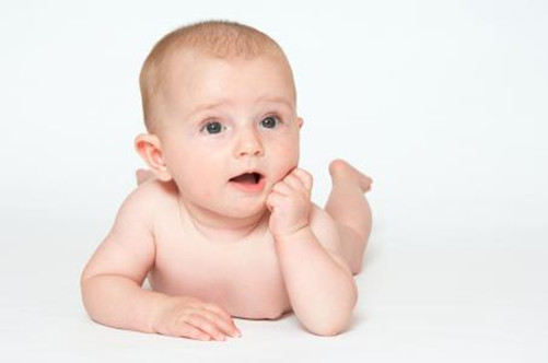 宝宝发烧物理降温还是吃药,宝宝发烧是吃药还是不吃药