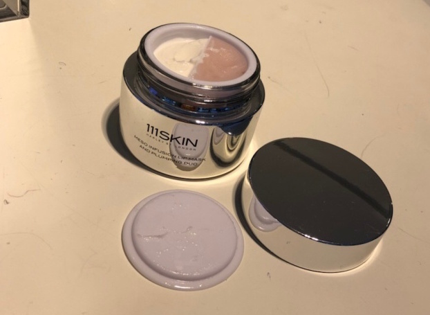 唇部护理最好的口红,使唇部滋润口红怎么涂最好