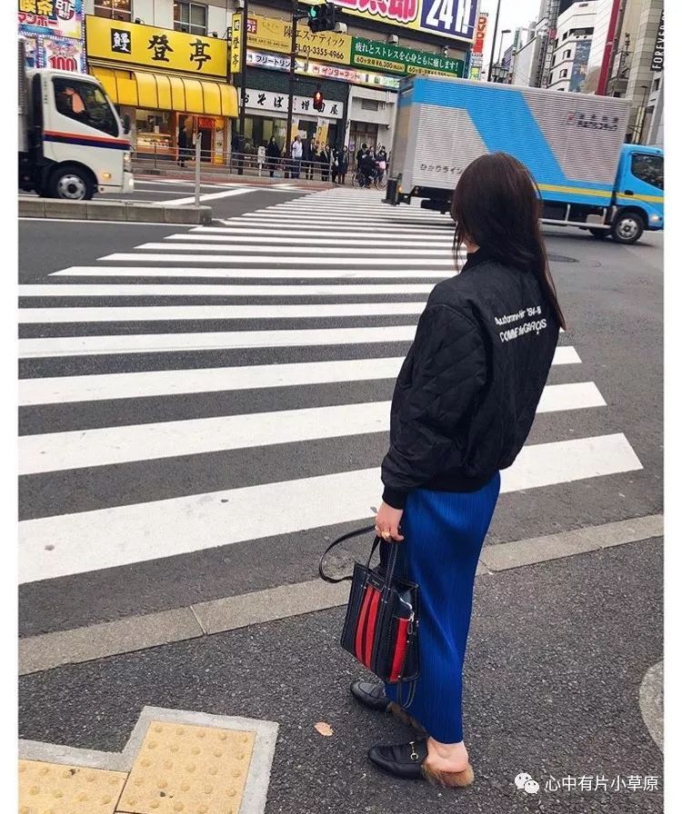 balenciaga粉色蝴蝶结包,balenciaga爆款包