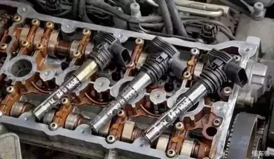 仪表上的警示灯全都亮是怎么回事,汽车仪表亮红灯是什么原因