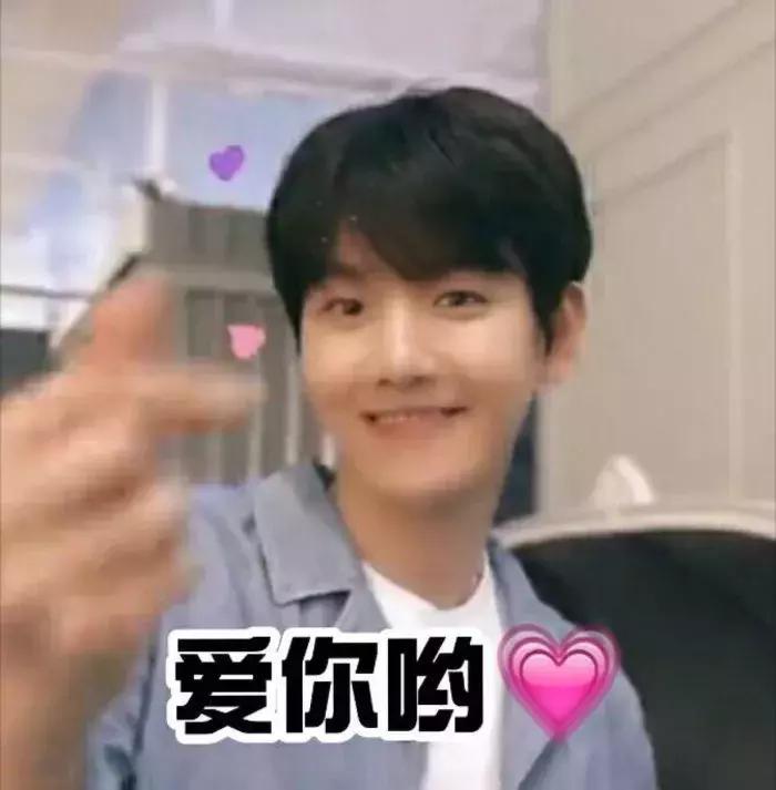 晒后舒缓镇定喷雾,镇静舒缓补水喷雾