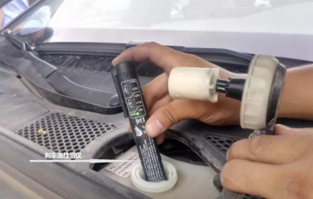 刹车比较软距离比较长是怎么回事,刹车硬刹车距离长怎么解决