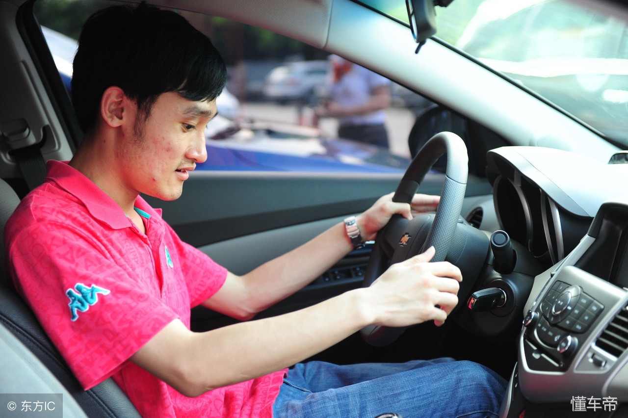 新车办牌到哪里办好,现在买新车上牌照的流程