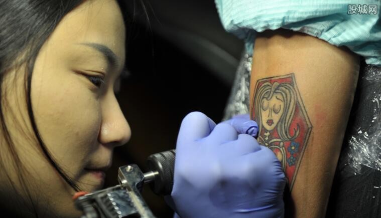 去医院洗纹身多少钱一次正常,去医院洗两厘米纹身多少钱
