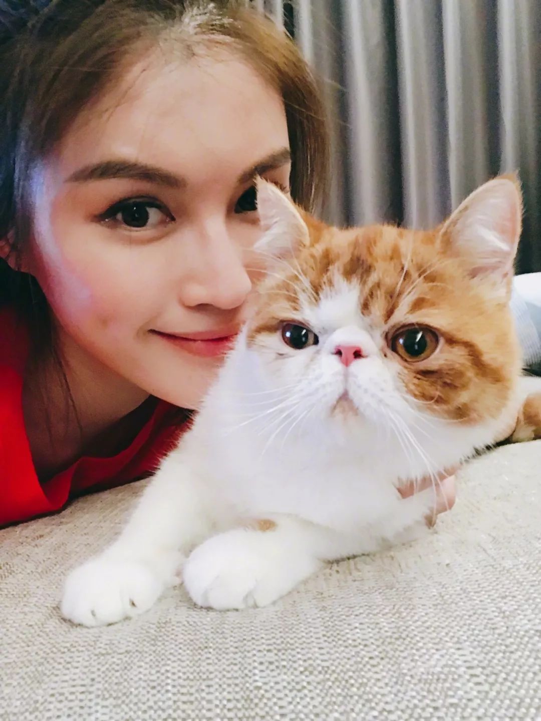 何穗美白美黑对比图,何穗白到底有多美