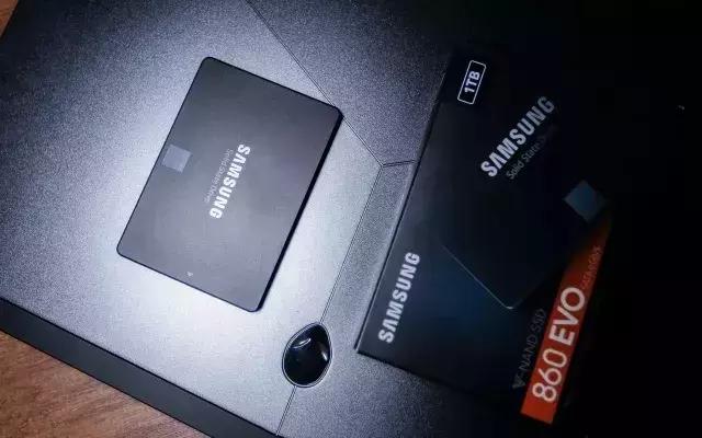 固态硬盘接口详细介绍,固态硬盘上的接口讲解