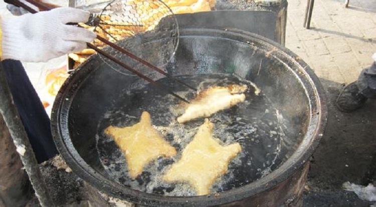 特色小吃炸蛤蟆,鸡蛋蛤蟆小吃