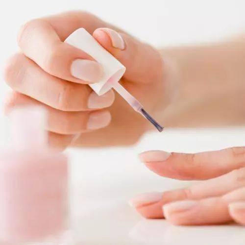 快速涂好指甲油的方法,学一下指甲油的正确涂法