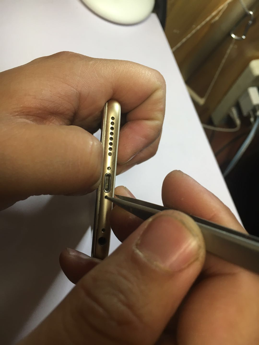 苹果更换扬声器多少钱,苹果12听筒扬声器更换