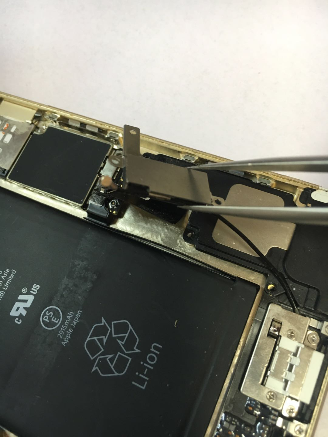 苹果更换扬声器多少钱,苹果12听筒扬声器更换