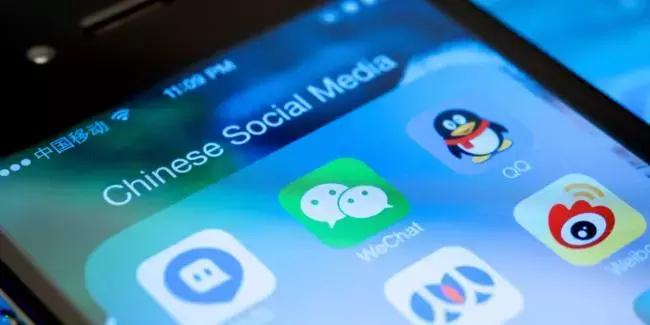 务用微信做外卖或代购！加拿大海关*底卧**随时准备发遣返令！