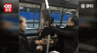 延年益寿！“公交神医”3千块拍一次让你活到四千岁！