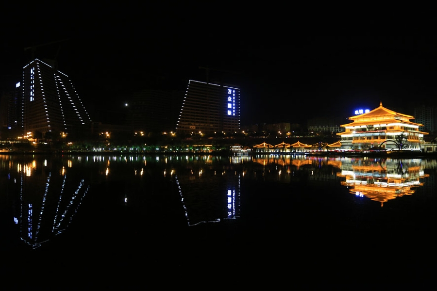 西安曲江南湖公园游玩攻略,曲江池遗址公园是南湖吗