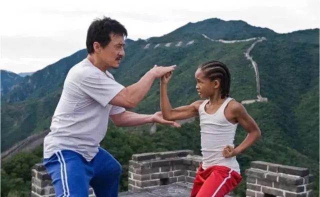 歪果仁误会中国人会武功的例子,歪果仁真的喜欢熊猫吗