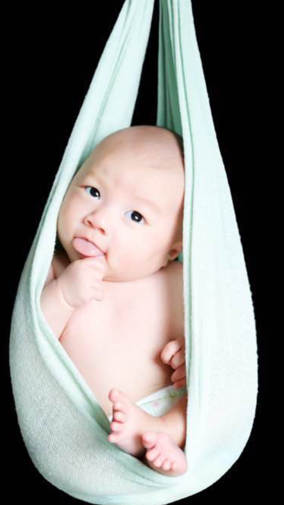 孩子舌头长聪明吗,宝宝为什么喜欢把舌头伸出来