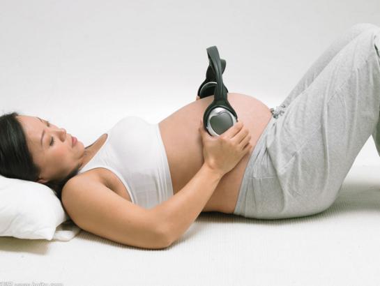 胎儿足月，却迟迟不破羊水，过来人快支招，在线等