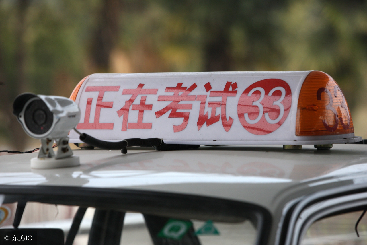 去英国为什么要带伞,英国出行需要关注什么