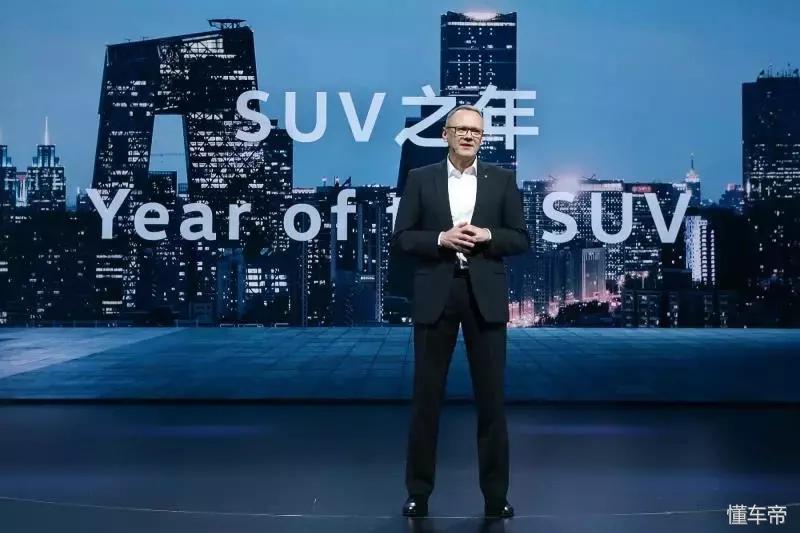 大众新途锐2021款v12顶配新消息,全新大众途锐2022款3.0越野